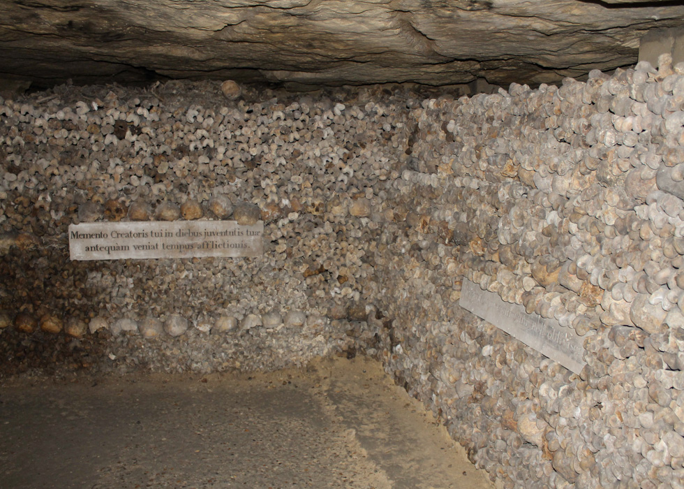 Paris catacombes History