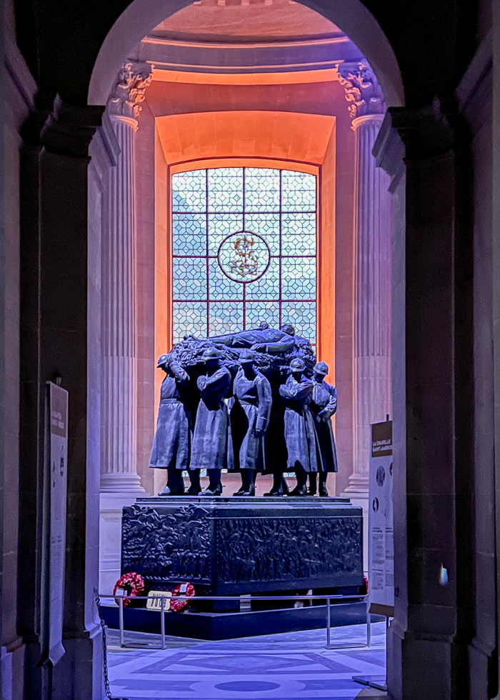 AURA INVALIDES