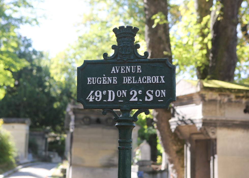 find your way Pere Lachaise Cemetery