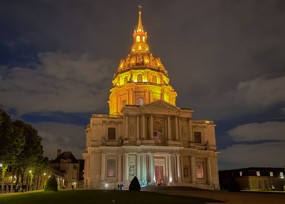 LES INVALIDES AT NIGHT 