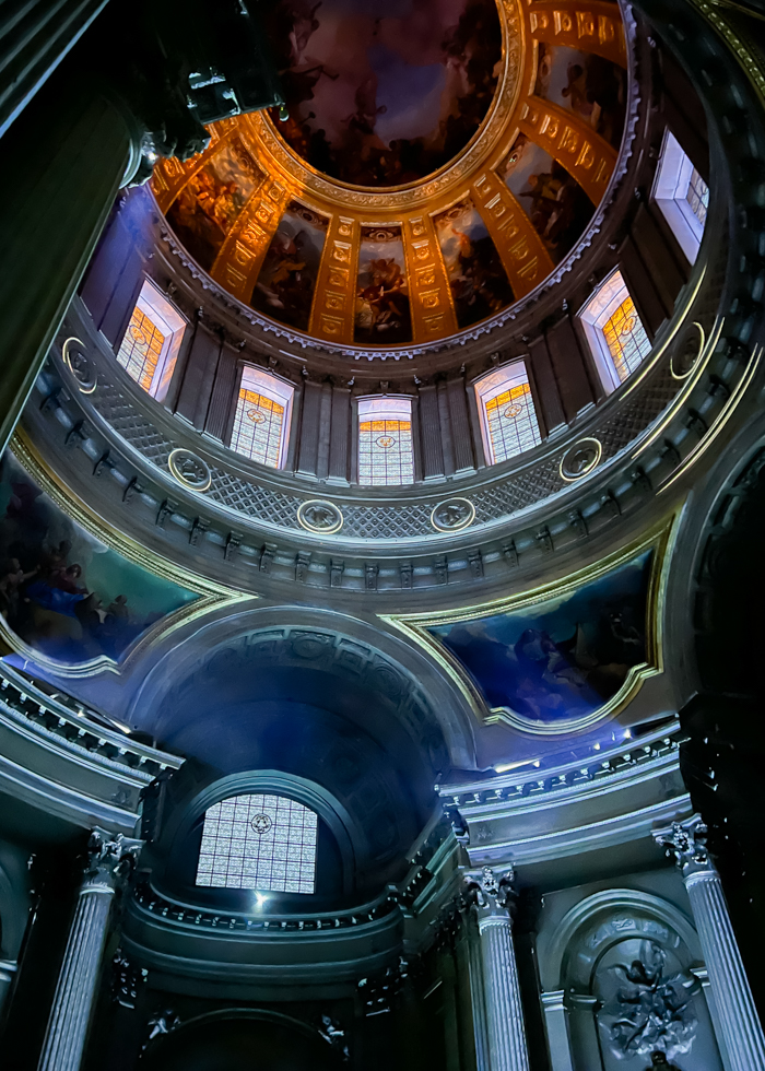 SHOW AURA INVALIDES PARIS