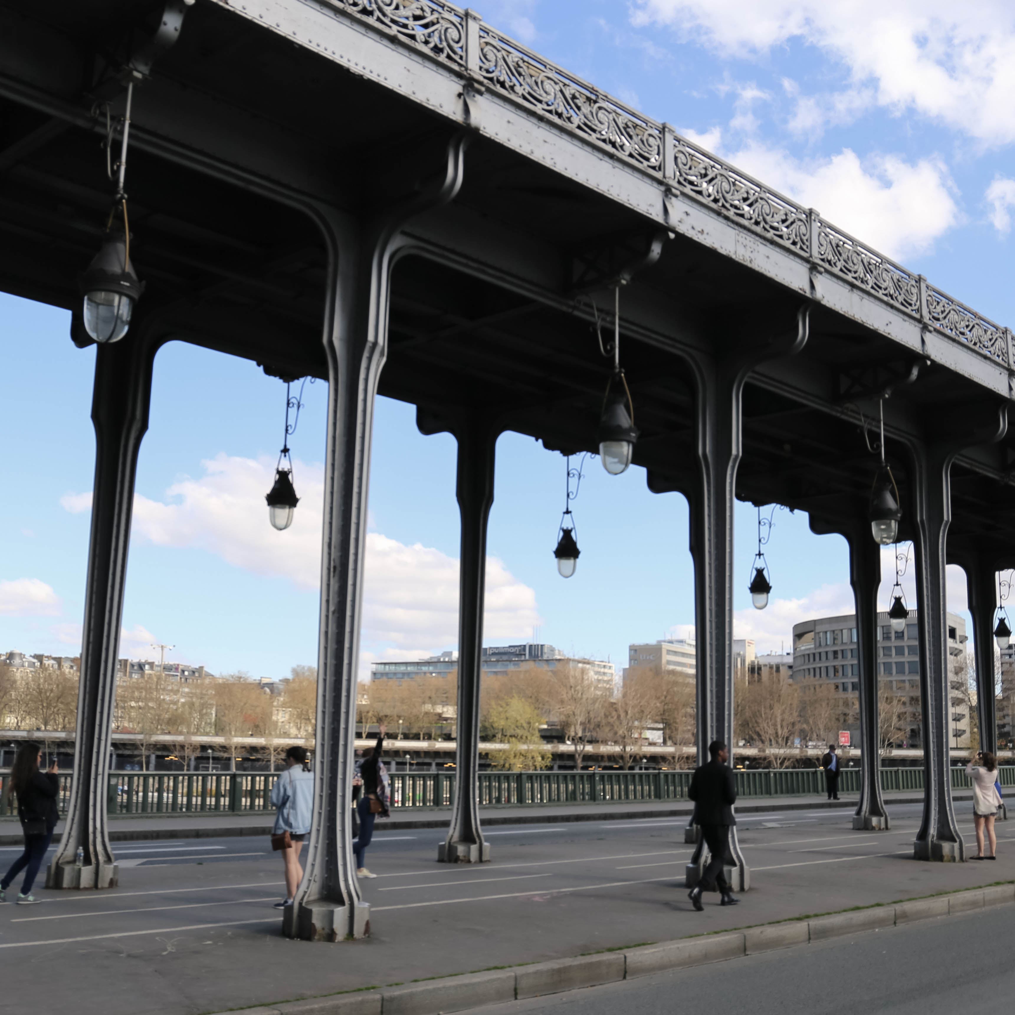 巴黎最美大橋 Bir-Hakeim