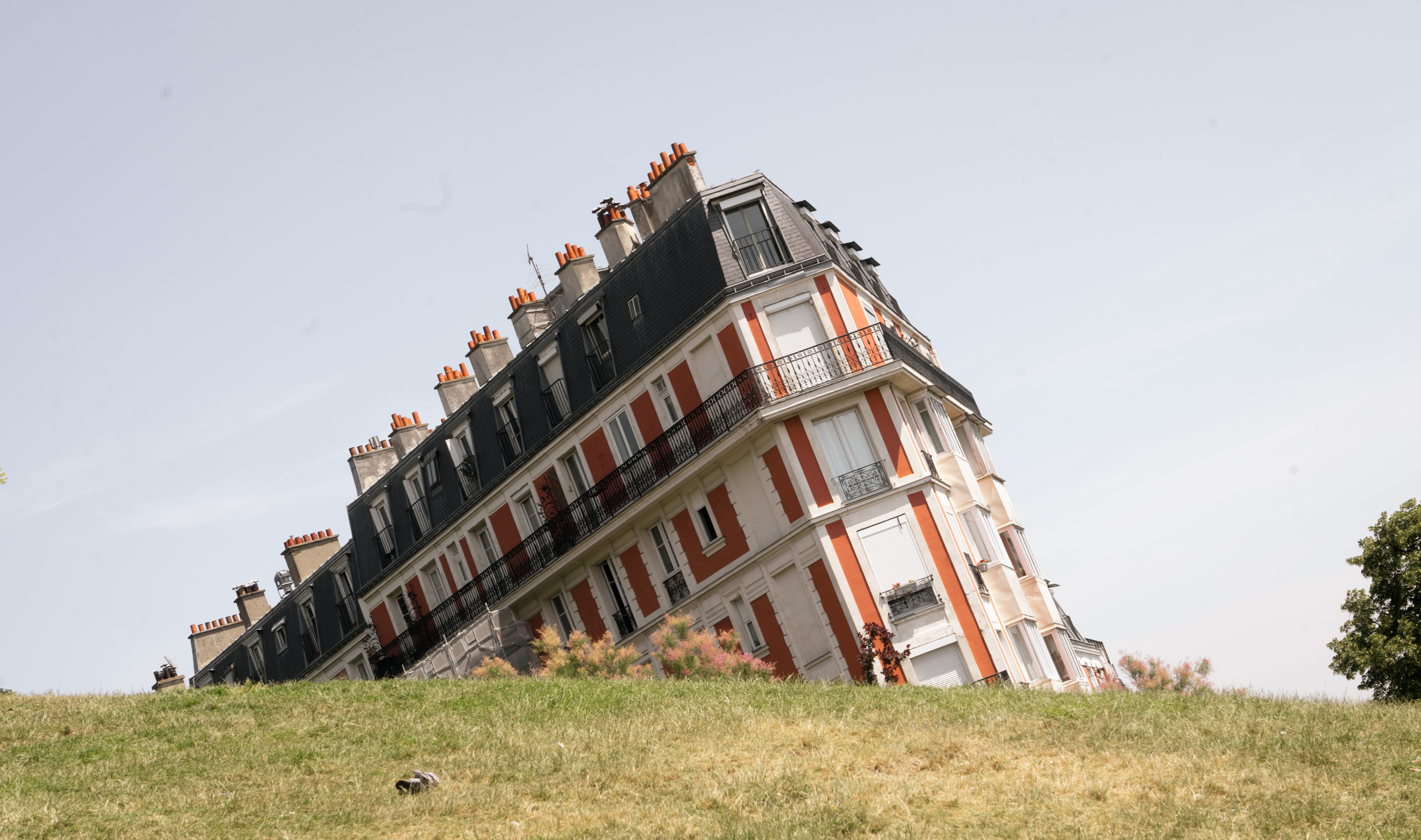 Maison Penchée Montmartre