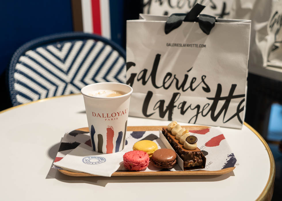 paris breakfasts: Galeries Lafayette Champs-Élysées, kiosques à journaux