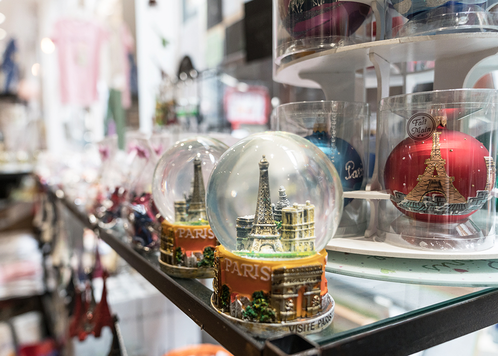 Ultimate Guide to the Top 40 Paris Souvenirs and Gifts 2023