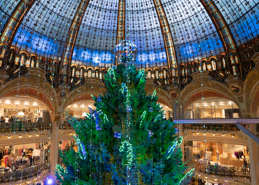 I Prefer Paris: Christmas in Paris 2019: Christmas Trees and Chanel